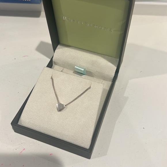 Zena sterling silver contemporary mini heart necklace 16.5” - Picture 4 of 7